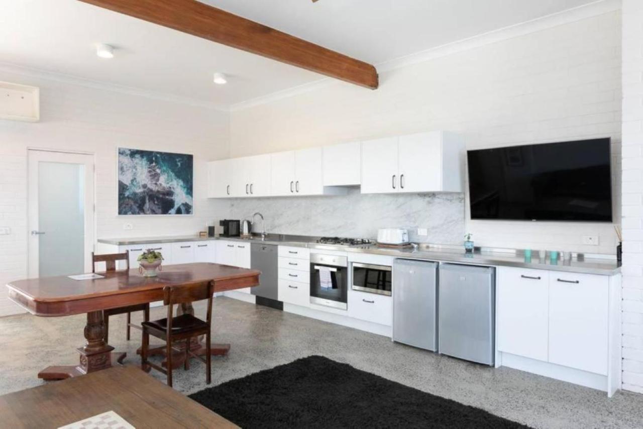 Upscale Cliffside Studio With Ocean Views North Bondi Sydney Kültér fotó