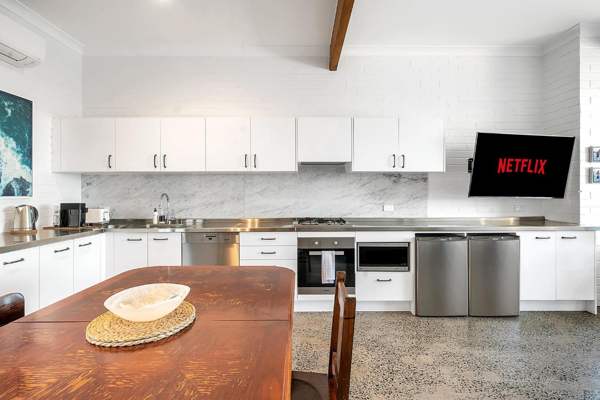 Upscale Cliffside Studio With Ocean Views North Bondi Sydney Kültér fotó