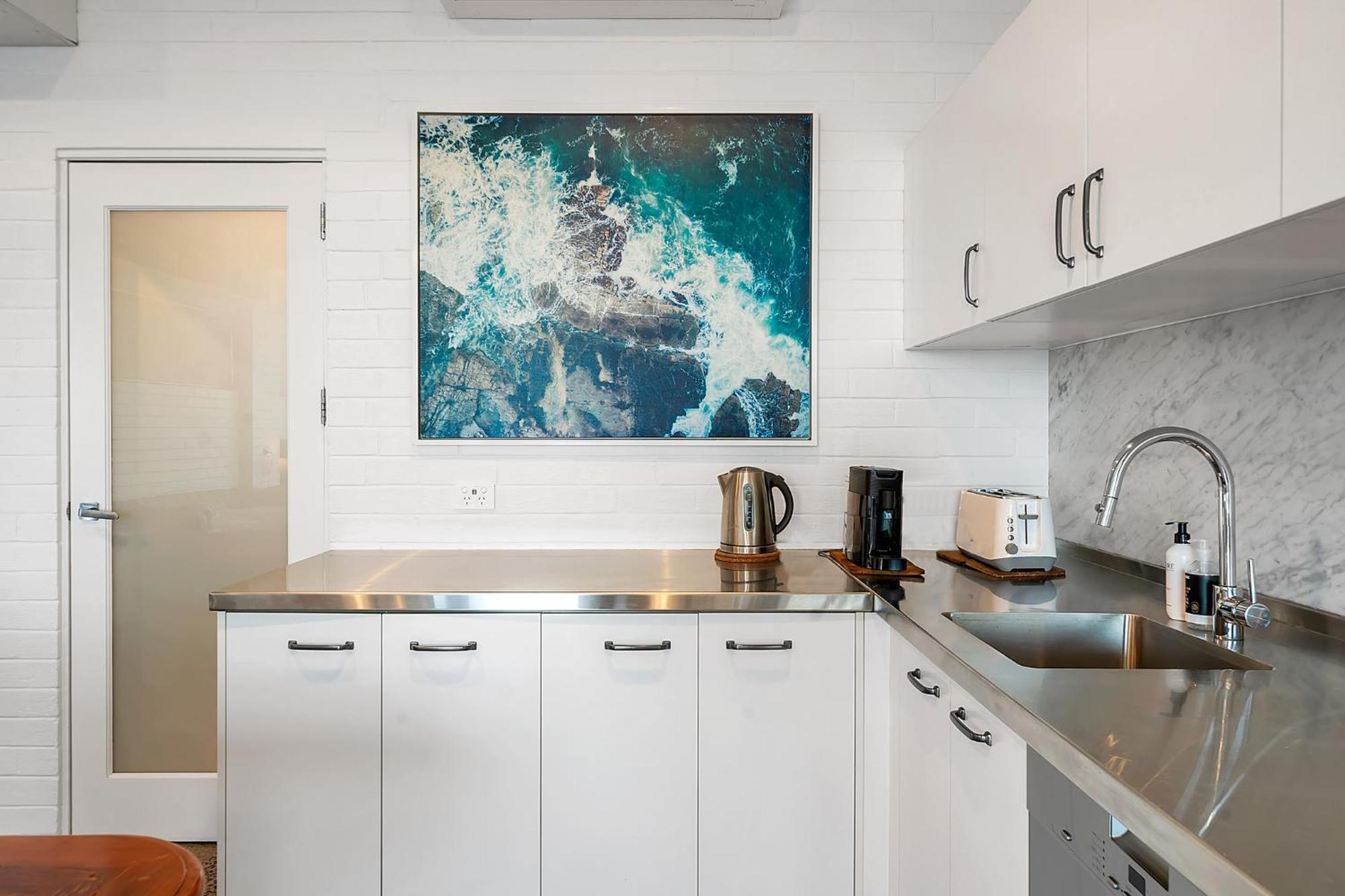 Upscale Cliffside Studio With Ocean Views North Bondi Sydney Kültér fotó