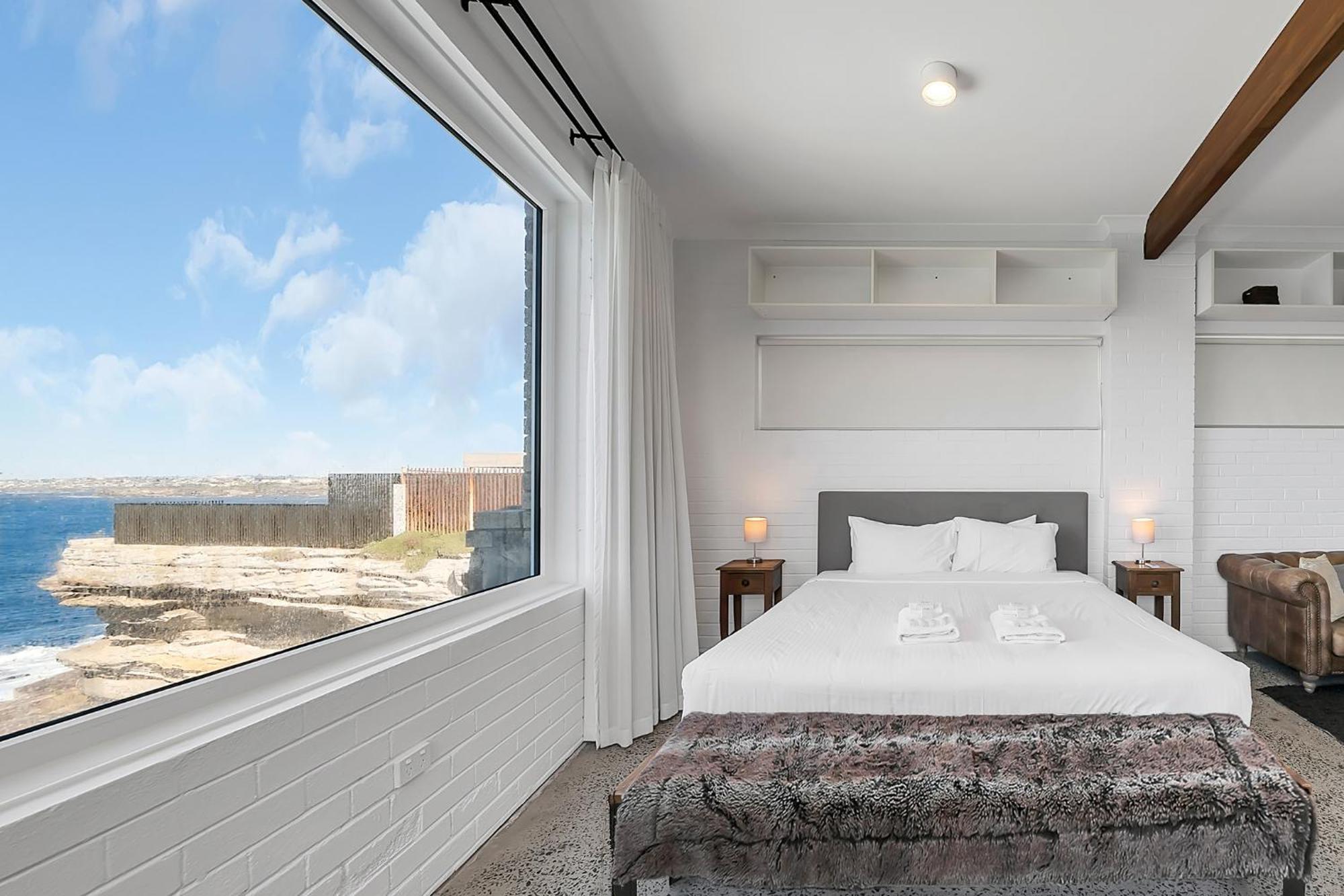 Upscale Cliffside Studio With Ocean Views North Bondi Sydney Kültér fotó
